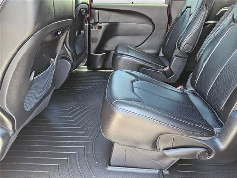 Used 2024 Chrysler Pacifica Touring-L w/ S Appearance Package FWD image 16