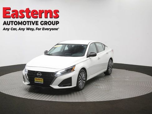 Used 2025 Nissan Altima 2.5 SV FWD image 53