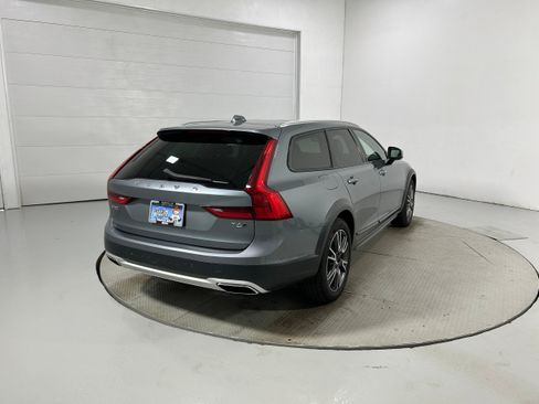 Used 2017 Volvo V90 T6 Cross Country AWD/4WD image 35