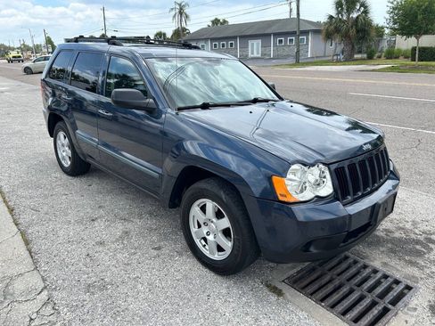 Used 2009 Jeep Grand Cherokee Laredo w/ Sun/Sound Group RWD image 2