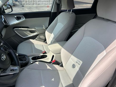Used 2020 Kia Soul LX FWD image 12