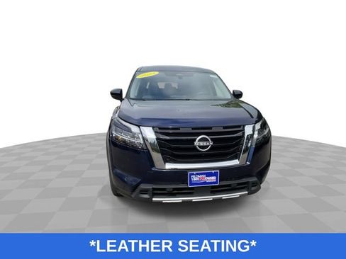 Used 2023 Nissan Pathfinder SL AWD/4WD image 4