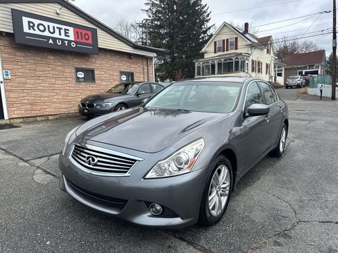Used 2013 INFINITI G37 x Sedan w/ Premium Pkg image 2