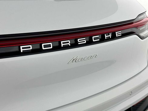 New 2026 Porsche Macan image 32
