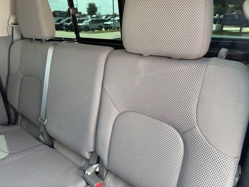 Used 2017 Nissan Frontier SV RWD image 17