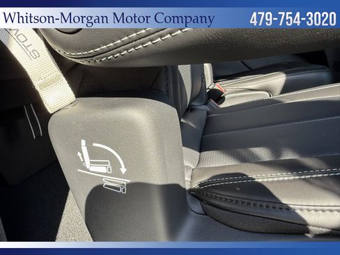 New 2026 Chrysler Pacifica Select image 13