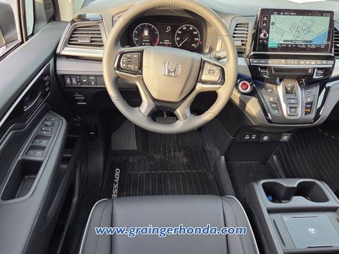New 2026 Honda Odyssey Touring image 9