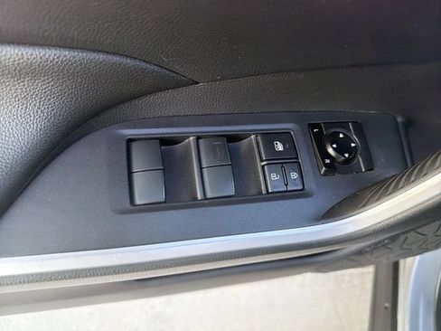 Used 2019 Toyota RAV4 XLE w/ Convenience Package AWD/4WD image 10