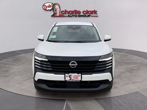 Used 2026 Nissan Kicks SV FWD image 8
