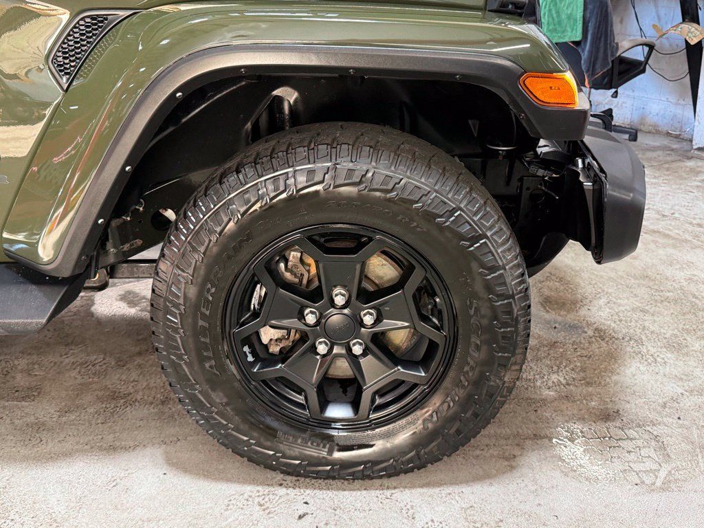 Used 2021 Jeep Gladiator Sport AWD/4WD image 37