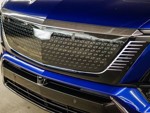 Used 2026 Cadillac Vistiq Sport image 8