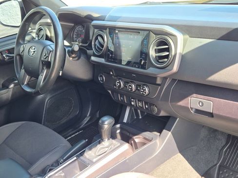 Used 2019 Toyota Tacoma TRD Sport RWD image 5
