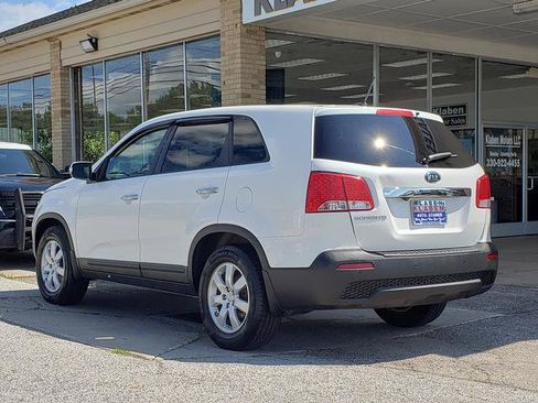 Used 2013 Kia Sorento LX w/ Value Pkg FWD image 3