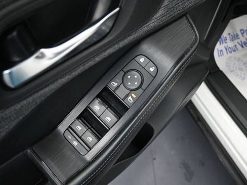 Used 2023 Nissan Rogue SV AWD/4WD image 29