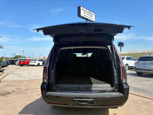 Used 2019 Cadillac Escalade ESV Premium Luxury w/ Escalade Sport Edition image 9