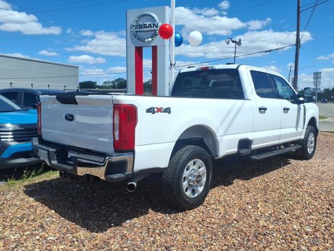 Used 2024 Ford F250 XLT AWD/4WD image 7