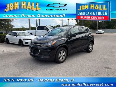 Used 2020 Chevrolet Trax LS w/ Tint and Cruise Package AWD/4WD image 2