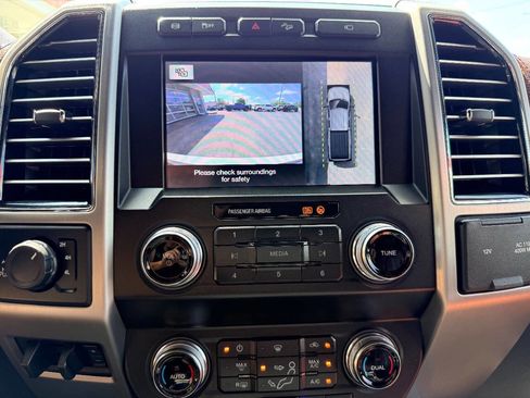 Used 2019 Ford F350 Platinum w/ FX4 Off-Road Package AWD/4WD image 28