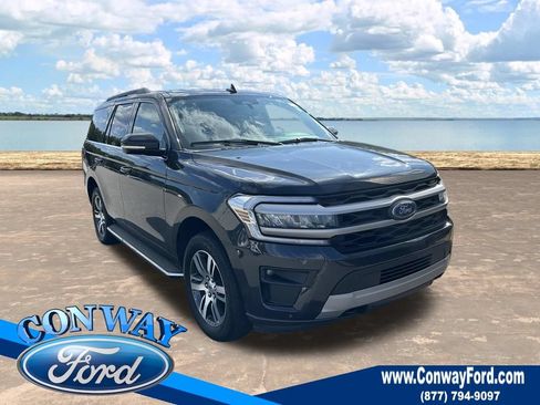 Used 2022 Ford Expedition XLT AWD/4WD image 1
