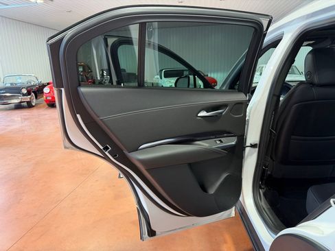 Used 2023 Cadillac XT4 Luxury w/ Cold Weather Package AWD/4WD image 20