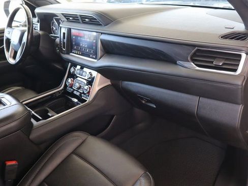Used 2021 GMC Yukon XL Denali w/ Denali Premium Package image 51