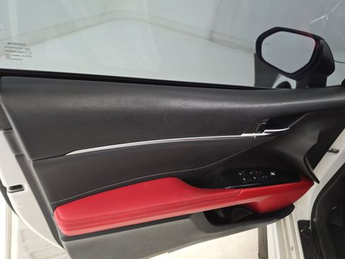 Used 2018 Toyota Camry XSE w/ Driver Assist Package image 7