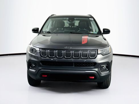 Used 2022 Jeep Compass Trailhawk w/ Sun and Sound Group AWD/4WD image 2