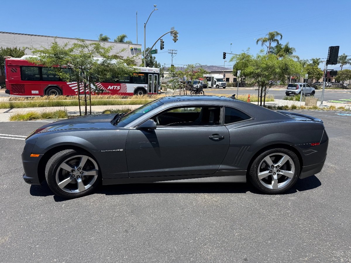 Used 2010 Chevrolet Camaro SS w/ LPO, Ground Effects Package RWD image 7