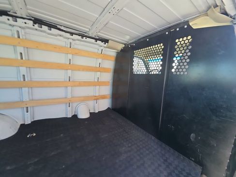 Used 2024 Chevrolet Express 2500 w/ Driver Convenience Package RWD image 20