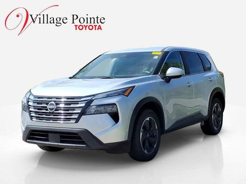 Used 2024 Nissan Rogue SV AWD/4WD image 1
