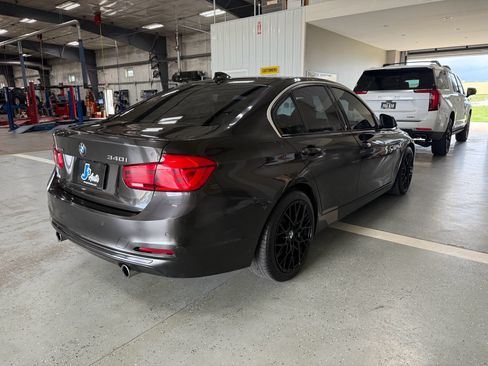 Used 2016 BMW 340i xDrive Sedan AWD/4WD image 7