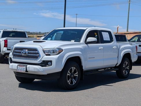 Used 2016 Toyota Tacoma TRD Sport RWD image 11