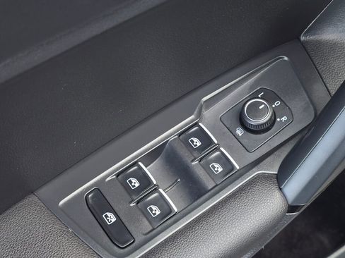 Used 2019 Volkswagen Tiguan SE w/ 3rd Row Seat Package image 38