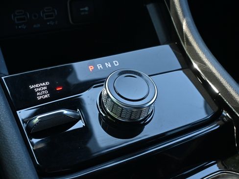 Used 2023 Jeep Grand Cherokee Limited image 31