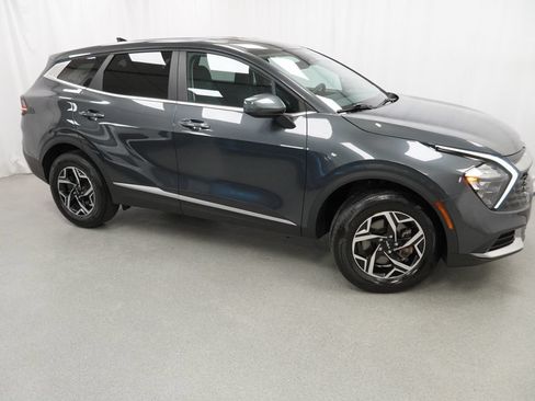 Used 2023 Kia Sportage LX AWD/4WD image 6