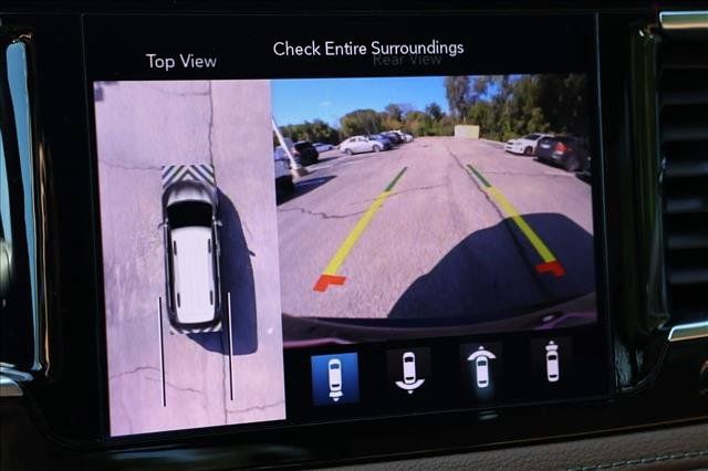 Used 2020 Chrysler Pacifica Limited FWD image 18