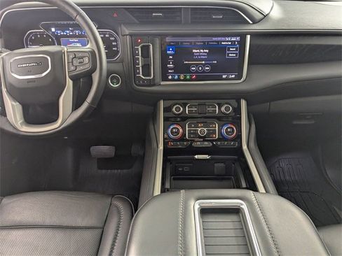 Used 2021 GMC Yukon XL Denali image 27