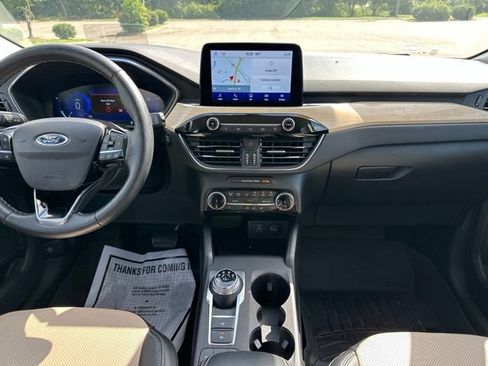 Used 2022 Ford Escape Titanium w/ Titanium Elite Package FWD image 11