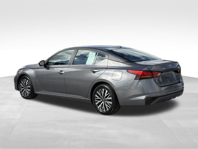 Used 2025 Nissan Altima 2.5 SV FWD image 3