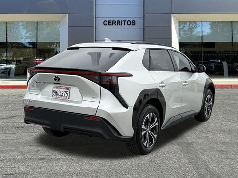 Used 2024 Toyota bZ4X XLE image 6