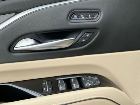 Used 2022 Cadillac Escalade Premium Luxury image 11