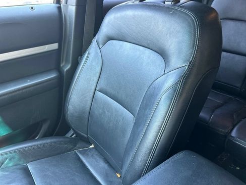 Used 2016 Ford Explorer XLT w/ Equipment Group 202A FWD image 18