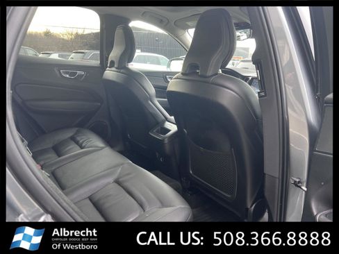 Used 2020 Volvo XC60 T6 Momentum w/ Protection Package image 17