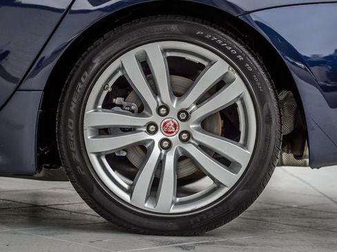 Used 2016 Jaguar XJ R-Sport AWD/4WD image 14