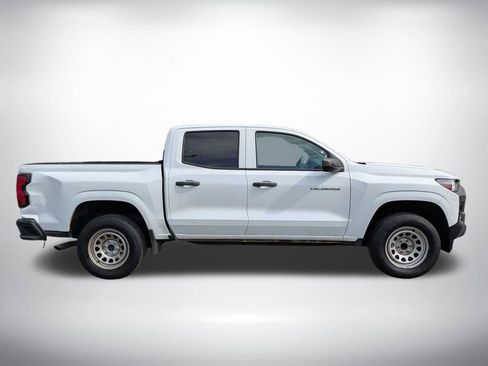 Used 2024 Chevrolet Colorado W/T RWD image 3