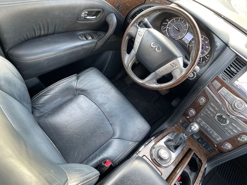 Used 2017 INFINITI QX80 4WD w/ Driver Assistance Package image 16