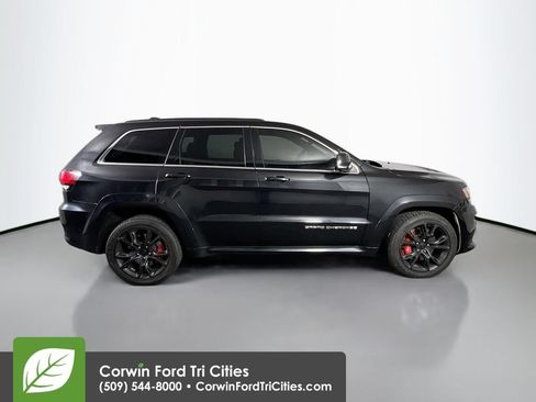Used 2014 Jeep Grand Cherokee SRT8 w/ Luxury Group II AWD/4WD image 17