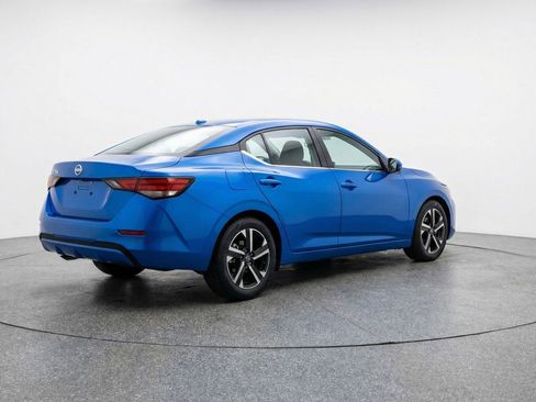 Used 2025 Nissan Sentra SV image 9