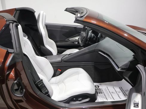 Used 2023 Chevrolet Corvette Stingray Convertible w/ Z51 Performance Package RWD image 28