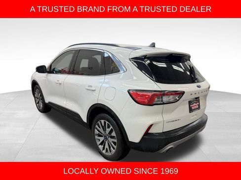 Used 2022 Ford Escape Titanium image 3